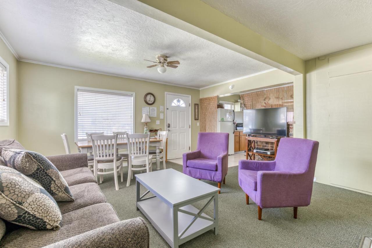 Pearl Off The Prom Villa Сийсайд Екстериор снимка